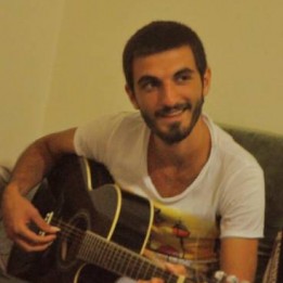 Gülüşüme sakladım her sebebi